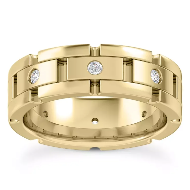 The wedding band boasts a modern and edgy design, set with diamonds in an eternity style. The interlocking ridges add an extra layer of uniqueness to this sleek and timeless 6.5mm ring.